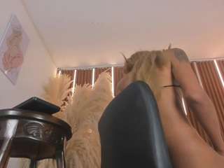 victoria-morgan live cam preview