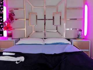 amelia-west on CamSoda