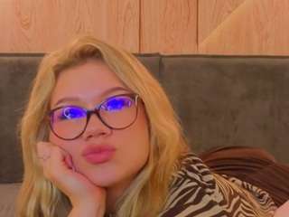 Alessia-Lee5