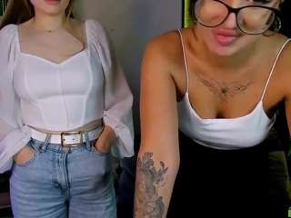 livia-shine live cam preview