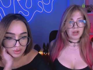 livia-shine live cam preview