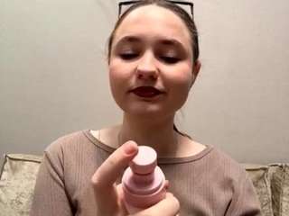 DaiseyDelavergne live cam preview