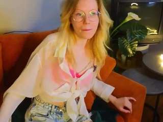 EsmeSnowKitty live cam preview