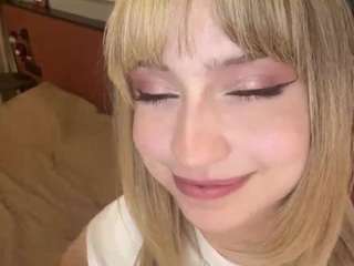AuroreGlaeser live cam preview