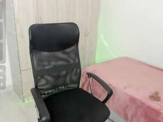 Nahomi01 live cam preview