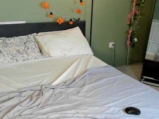 Lizi-Emberly live cam preview