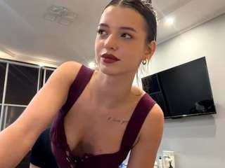 SynthiaBlanch live cam preview