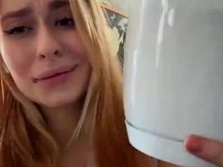 MitziMasino live cam preview
