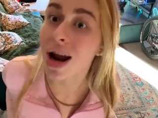 MitziMasino live cam preview