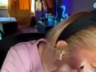 MitziMasino live cam preview