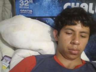 CarlosAlbert02 live cam preview