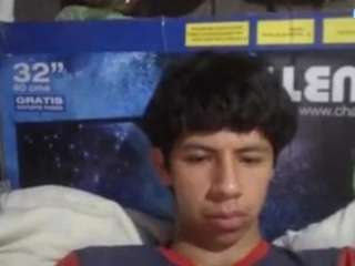 CarlosAlbert02 live cam preview