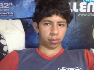 CarlosAlbert02 live cam preview