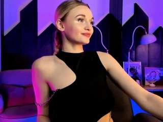 MilaLuxia live cam preview