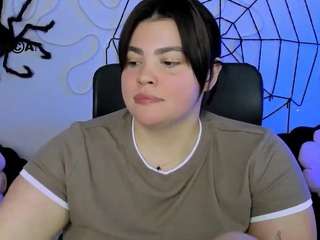 alma-lucky Live Webcam on CamSoda