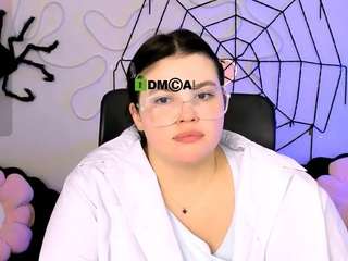 alma-lucky