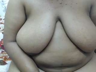 CurvyLolaXX