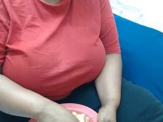 CurvyLolaXX