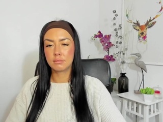 LauraCharm