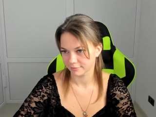 EllieCloudie live cam preview