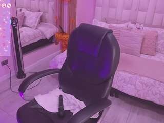 mia-black20