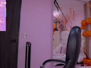 mia-black20