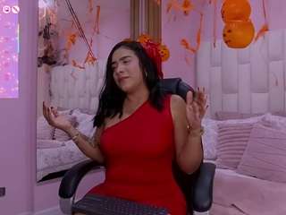 mia-black20