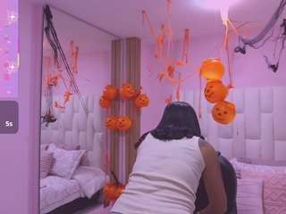 mia-black20
