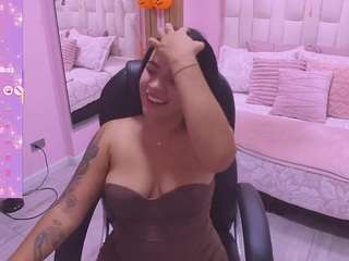 mia-black20