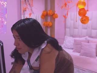 mia-black20