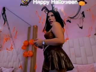 mia-black20