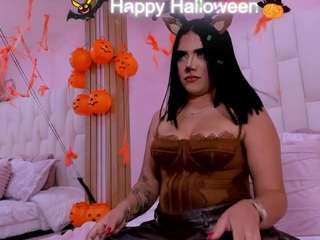 mia-black20