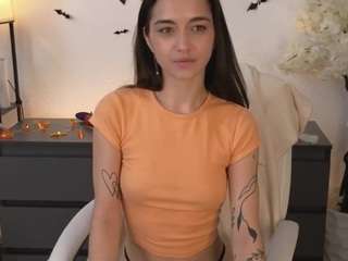 MiaPerry live cam preview