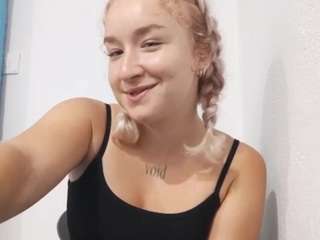 Cristy live cam preview