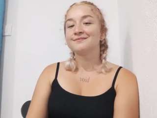 Cristy live cam preview