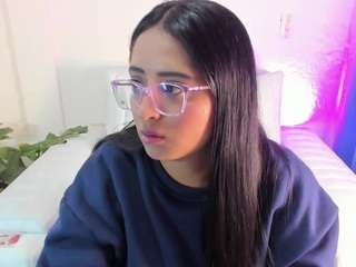 alisummer's CamSoda show and profile