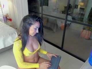 Model ini sedang live sekarang. anierouse