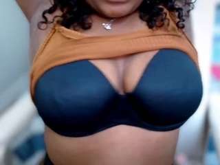 selena42 Live Webcam on CamSoda