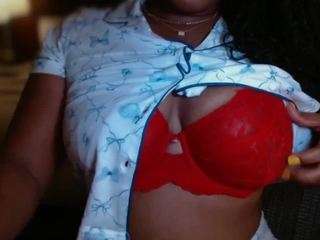 selena42 live webcam show