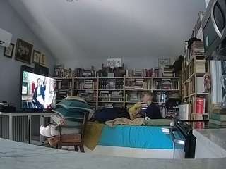 该模特正在直播。 voyeurcam-bridgetleewalters-02