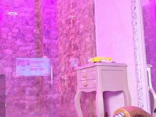 Live webcam model rochelepalmer on Soda Cams