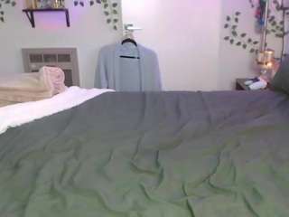 Live webcam model marshmallow-princess-420 on Soda Cams