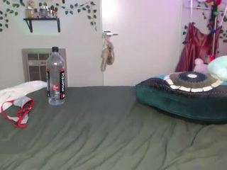 Live webcam model marshmallow-princess-420 on Soda Cams