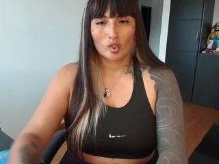 michell-fun23 Live Webcam on CamSoda