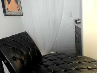 giannalove's CamSoda show and profile