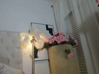 giannalove's CamSoda show and profile