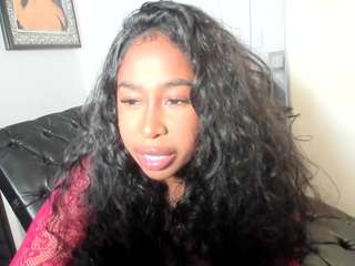 giannalove's CamSoda show and profile