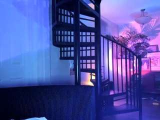 Eleven PM live cam