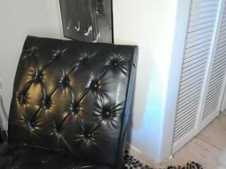 Eleven PM live cam preview