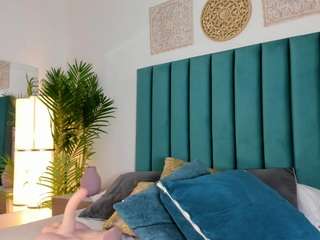 Live webcam model giannasue on Soda Cams